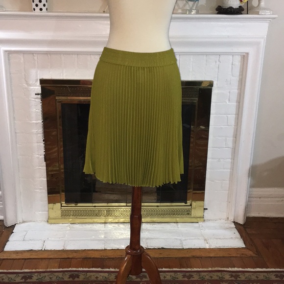 🌹Andrea Jovine pleaded Skirt 🌹 - Picture 3 of 4